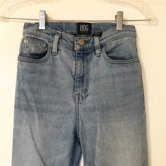 Urban Outfitters BDG Girlfriend High-Rise Jeans - Picture 4 of 10